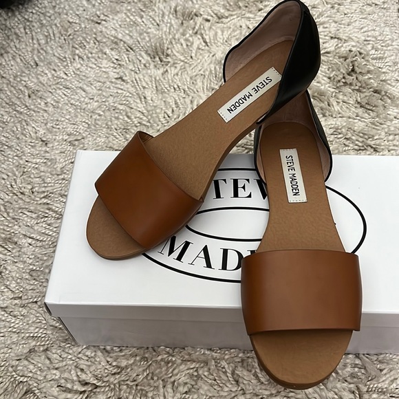 Shoes - Steve Madden Sandals